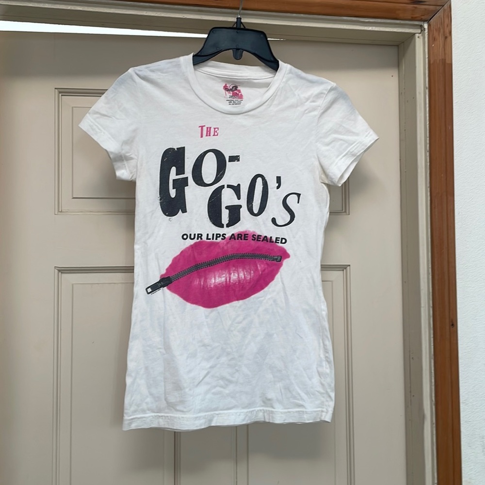 Vintage 1990s The Go Go’s 1980s Rock Band Tee Shirt Top. Sz: S 3-4 W:26” Fitted